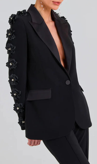 Hot Fashionista Penny Flower Embellished Sleeves Blazer Set