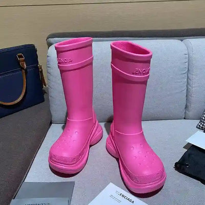 pink boots www.hotfashionista.com