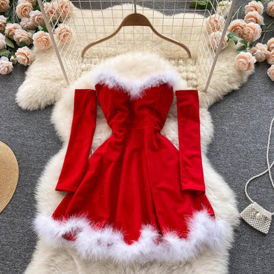 Vestido corto navideño peludo sin tirantes y espalda descubierta de Rowena