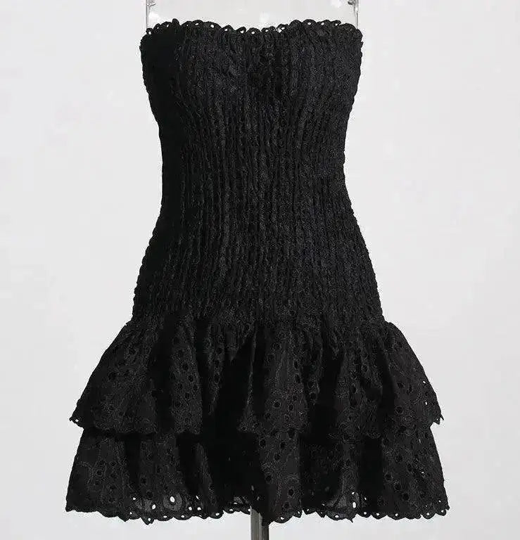 black mini dress www.hotfashionista.com