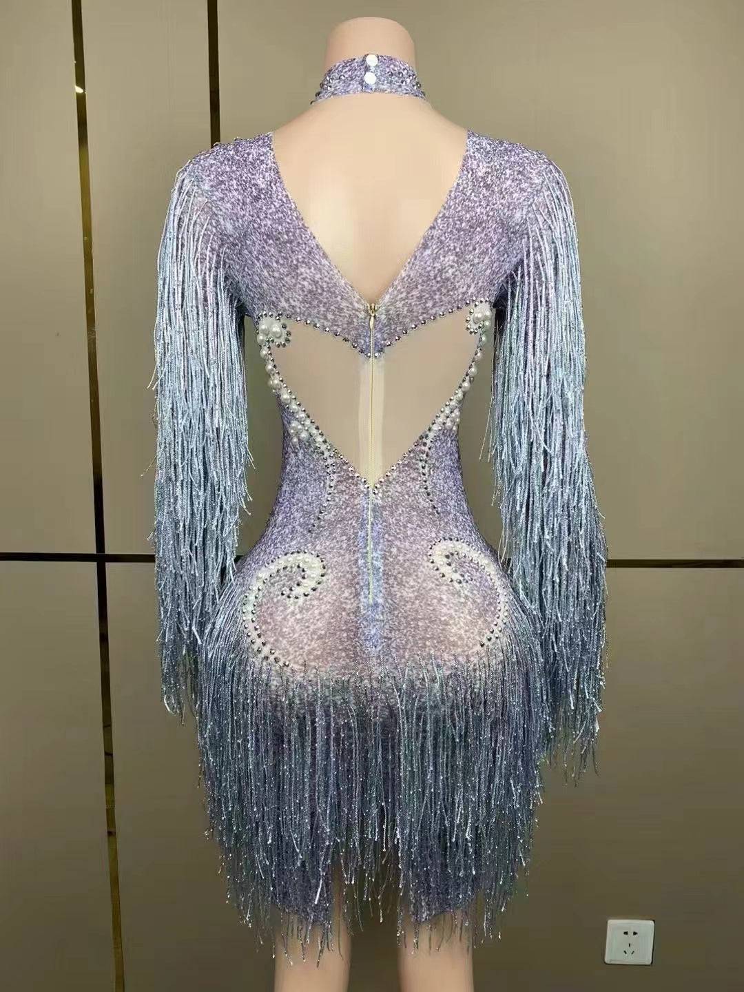 Vestido corto con flecos de cristal y mangas largas de Lanie