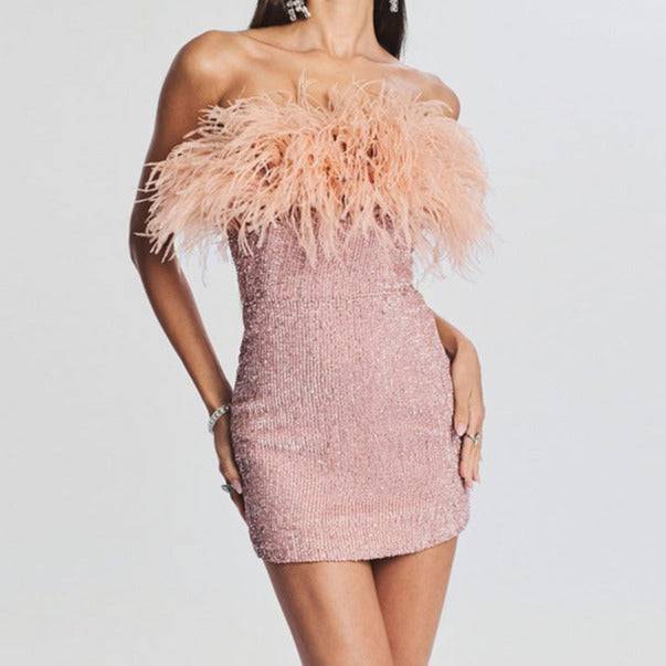 Robe courte à épaules dénudées et plumes à sequins Felicita