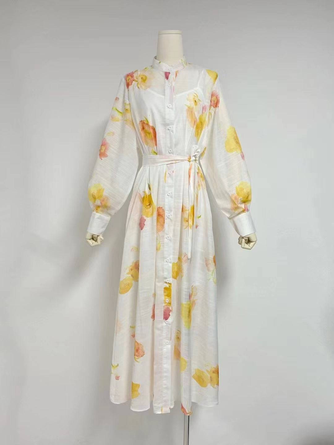 Robe longue boutonnée à fleurs et manches dolman Lanice