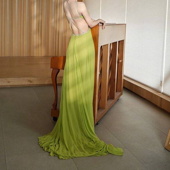 Robe longue à bretelles spaghetti en mousseline verte Leona 