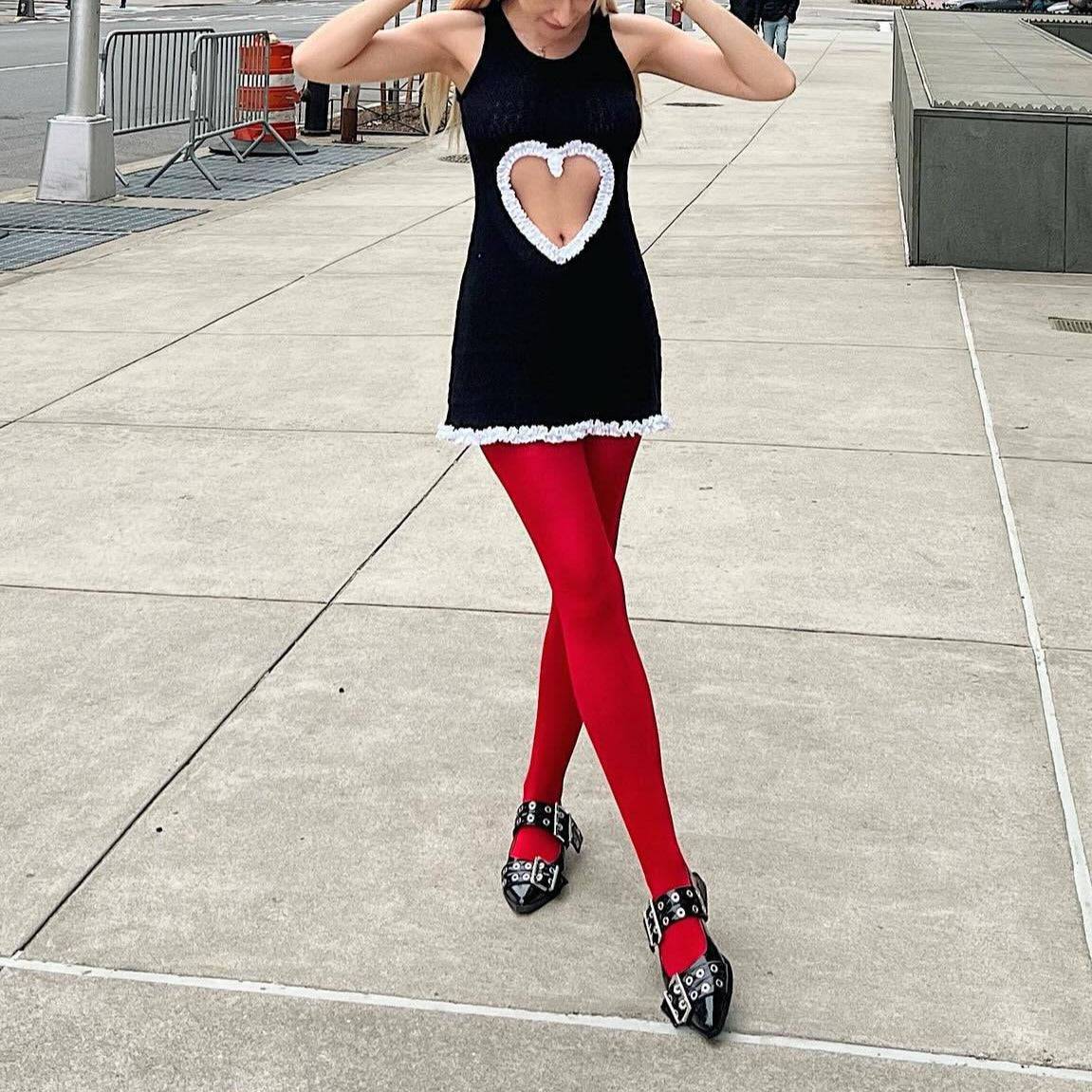 Vestido corto de punto con encaje en forma de corazón y sin mangas Maggie