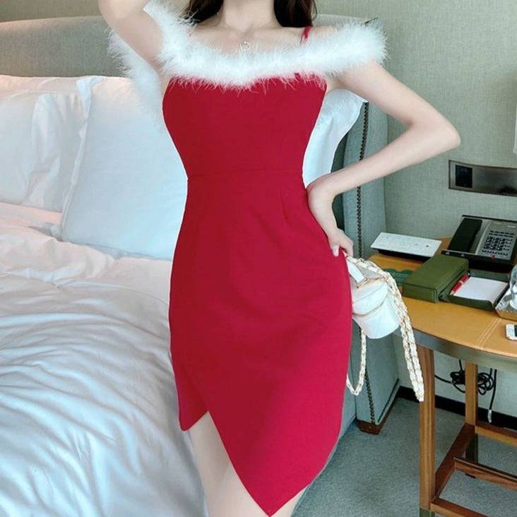 Vestido corto navideño ajustado con mangas peludas de Danylynn