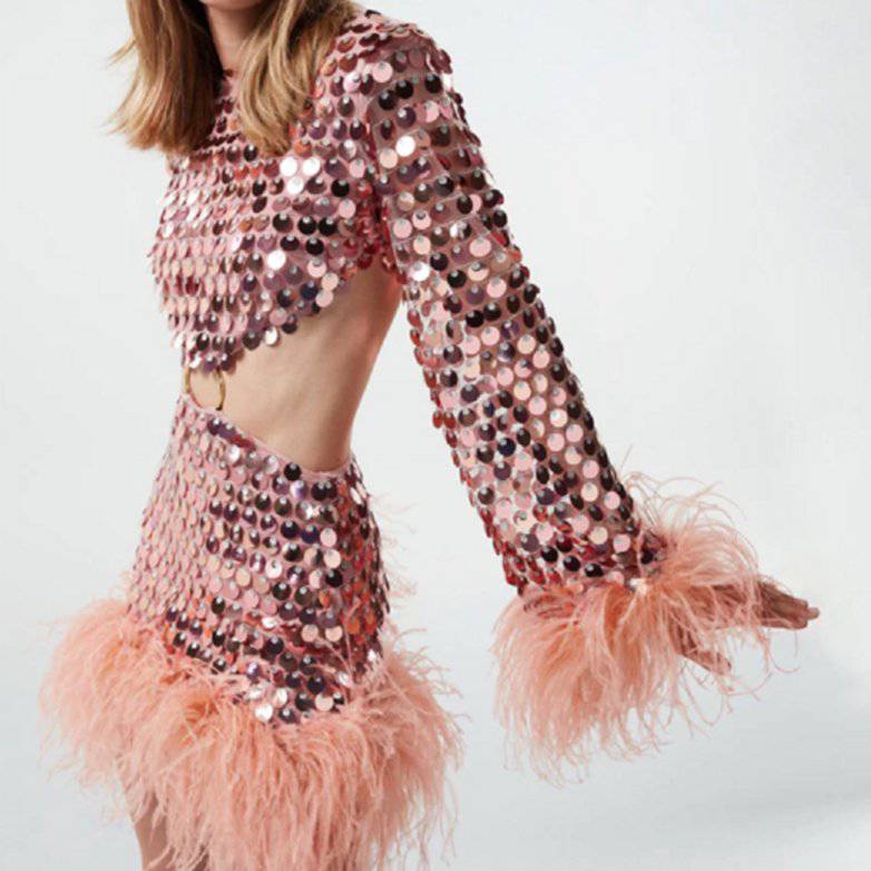 Robe courte à manches longues et à découpes en plumes et sequins Rosie