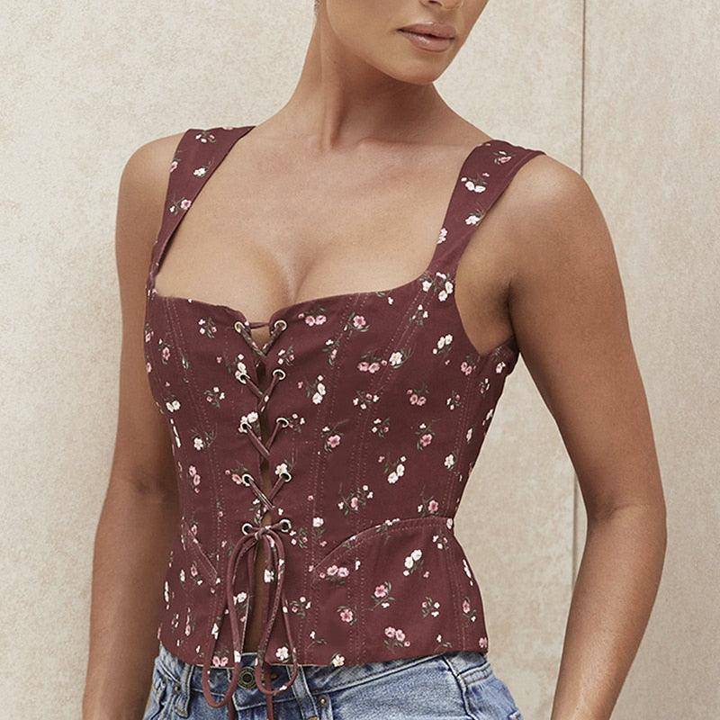 Blusa con encaje frontal y estampado floral de Jadyn Ditsy