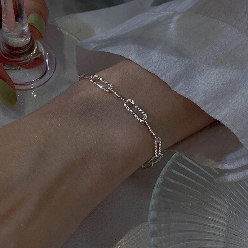 Pulsera minimalista Chevonne 