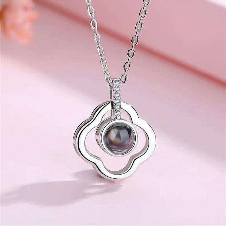 Collier pendentif projection Daphné