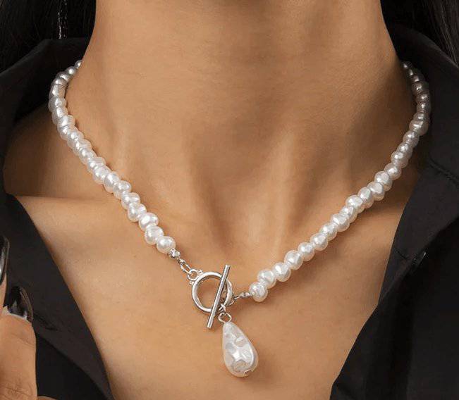 Kassie Pearl Necklace