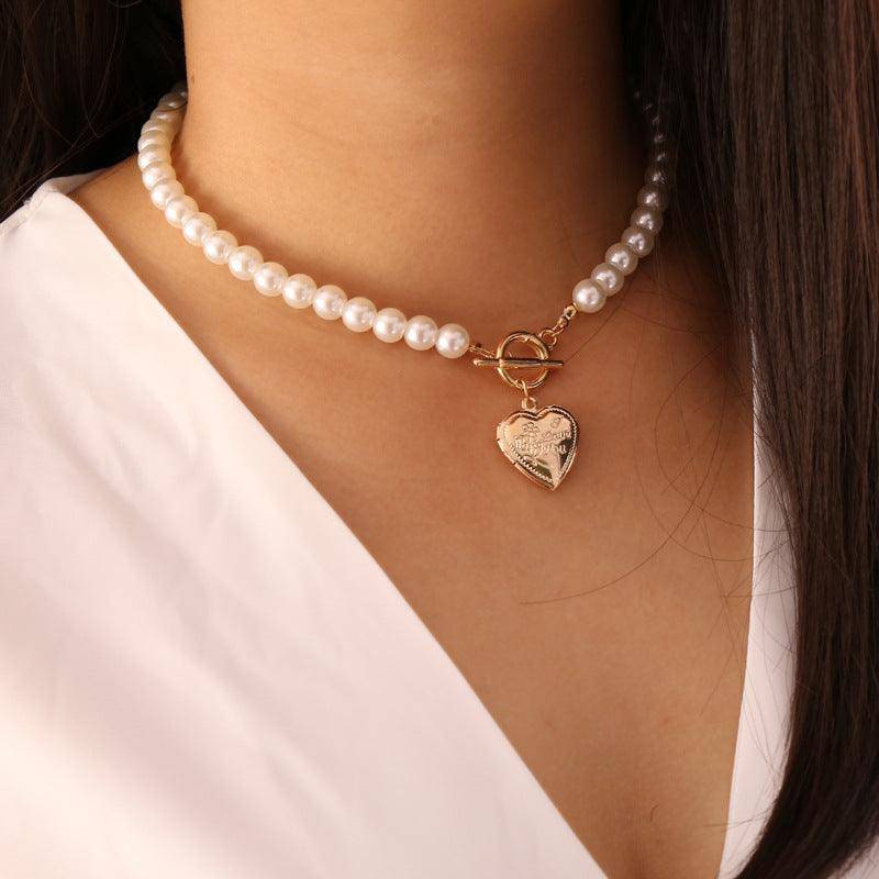 Collar de perlas con colgante de corazón Arabella