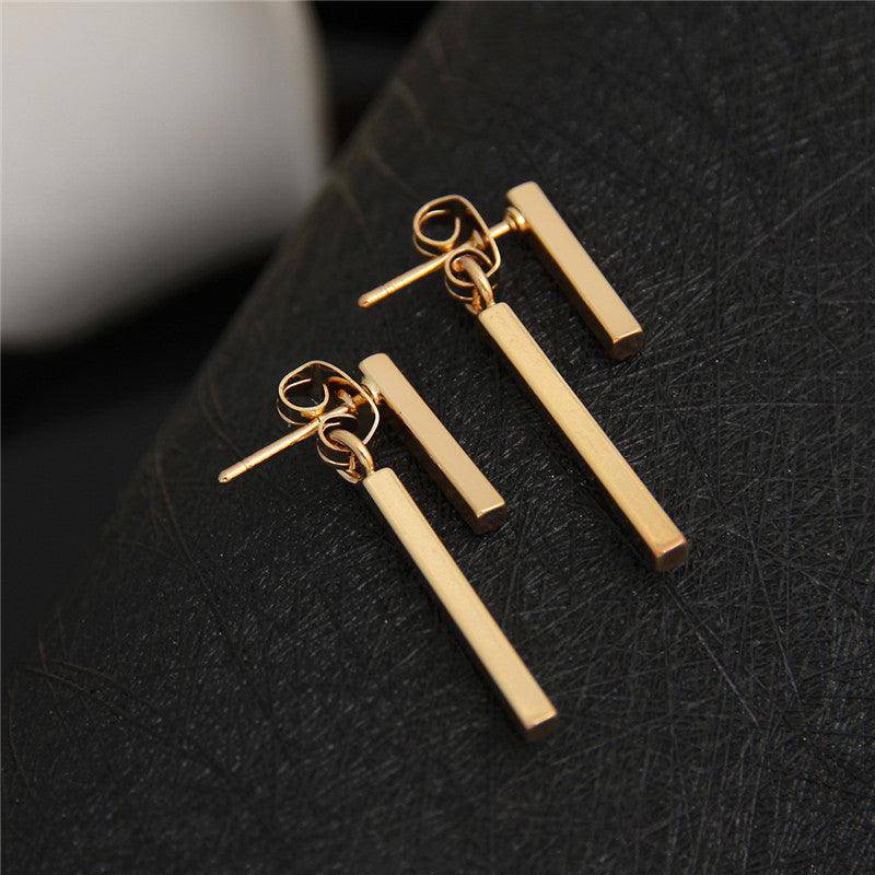 Ebba Irregular English Lock Earring