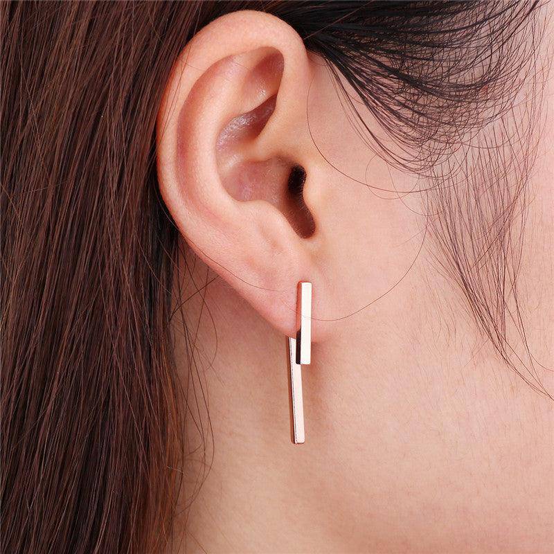 Ebba Irregular English Lock Earring