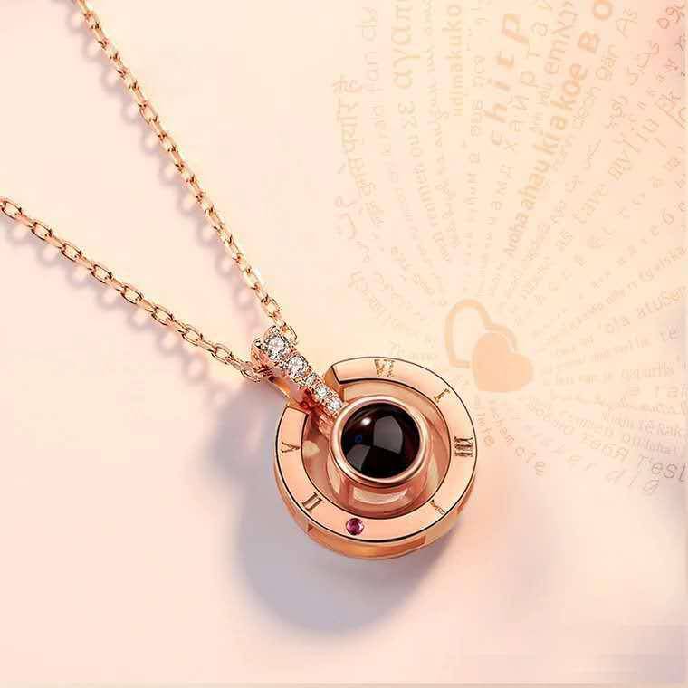 Collier à pendentif projection « Je t'aime » Laila 