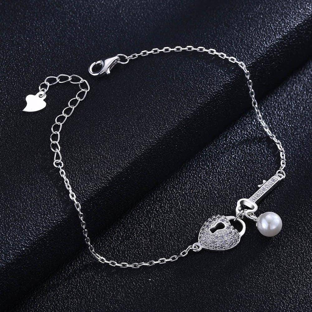 Pulsera con llavero de corazón de plata pura Madge con circonitas y perlas