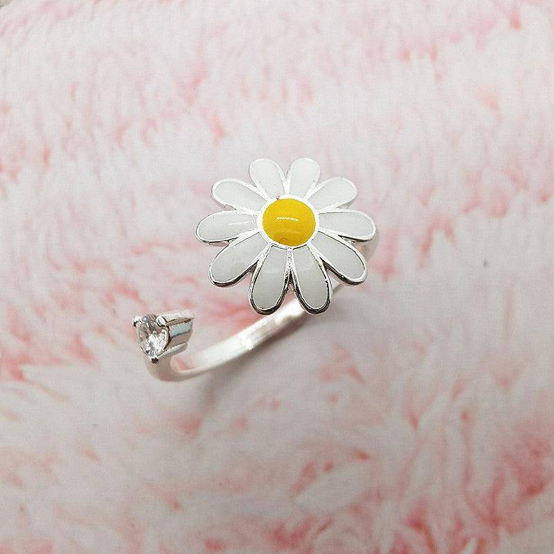 Danita Daisy ring