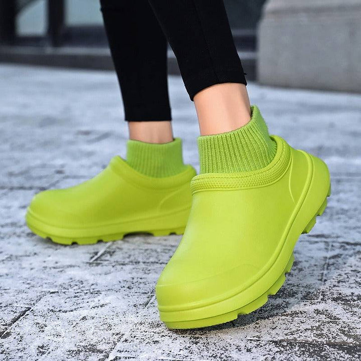 Rainshoes for women. Wearing waterproof and anti slip thick soled chef shoes for labor protection. Wholesale of autumn and winter plush men's shoes. Men's water shoes - Hot fashionista